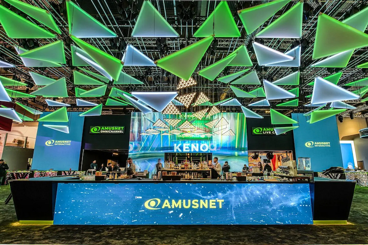 Hundreds of guests and participants enjoying an online gaming event 