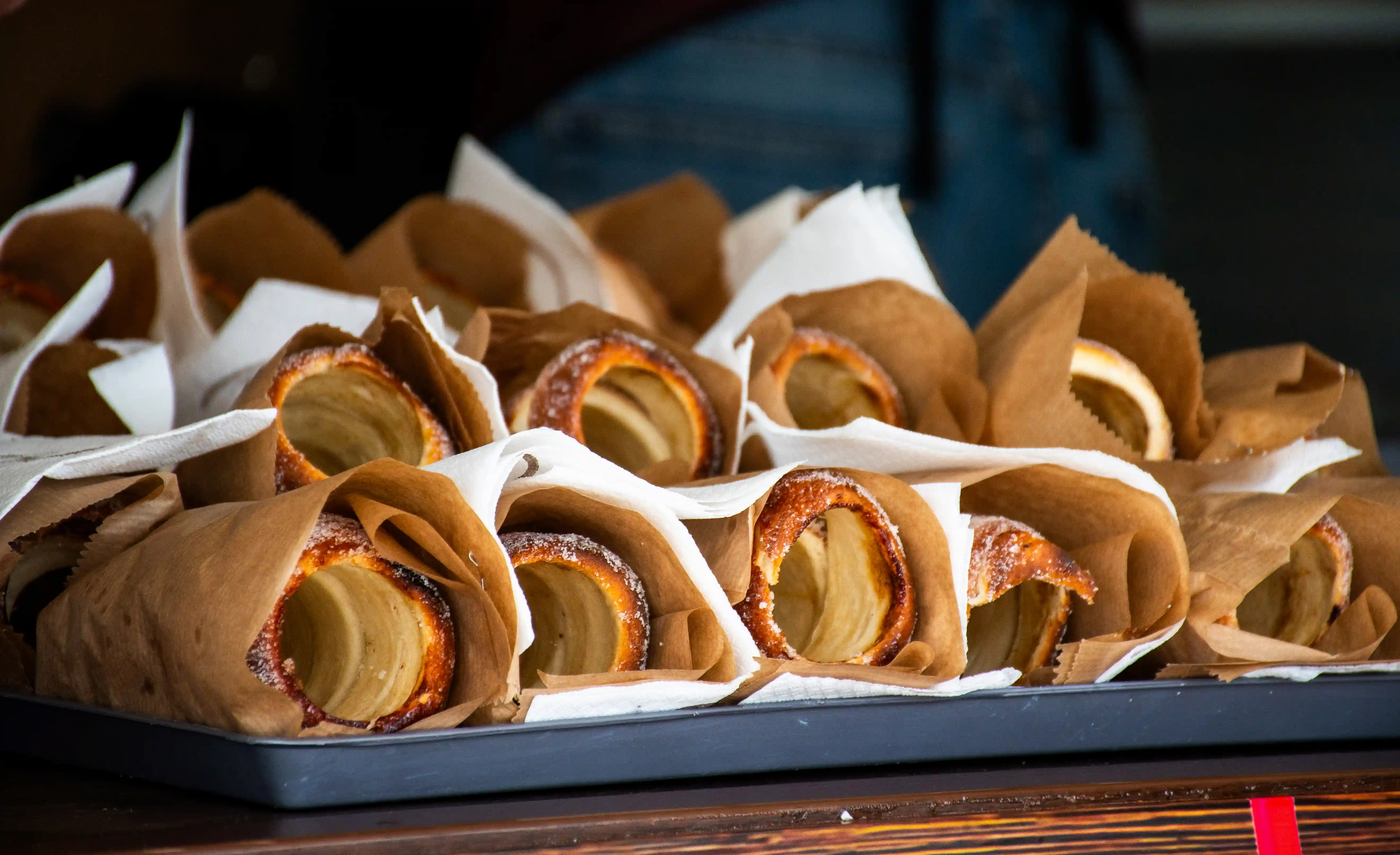 Warm chimney cakes